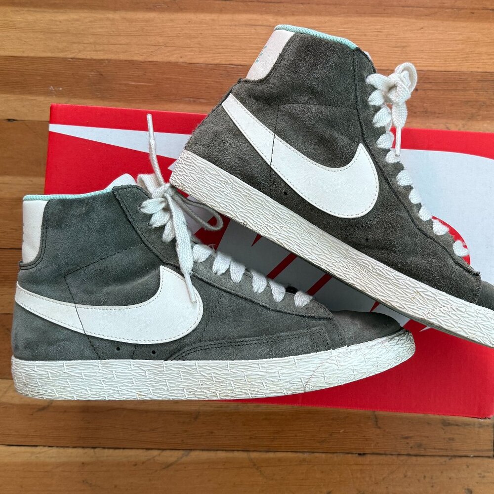 Nike Blazer Mids Green Suede Limited Edition Size 7.5 wmns